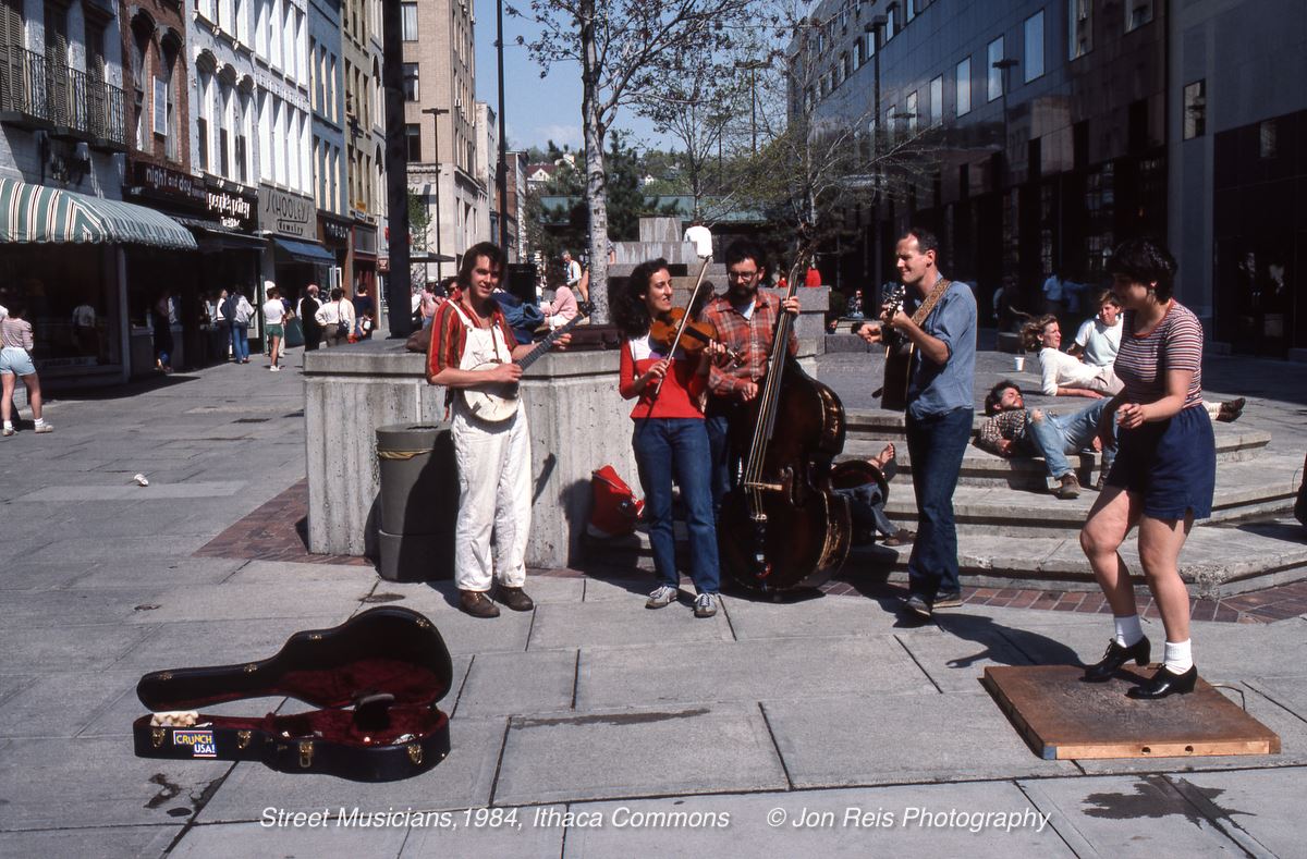 Image of street musicians in Ithaca Commons
